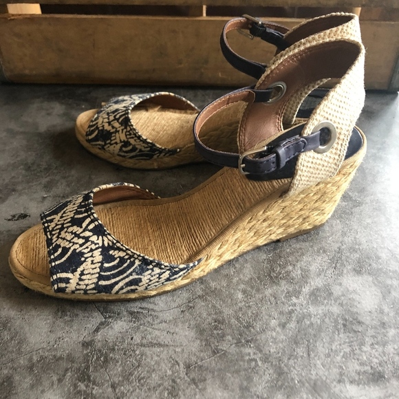 Lucky Brand Blue Cream Kyndra Espadrilles 8.5 - Picture 2 of 8